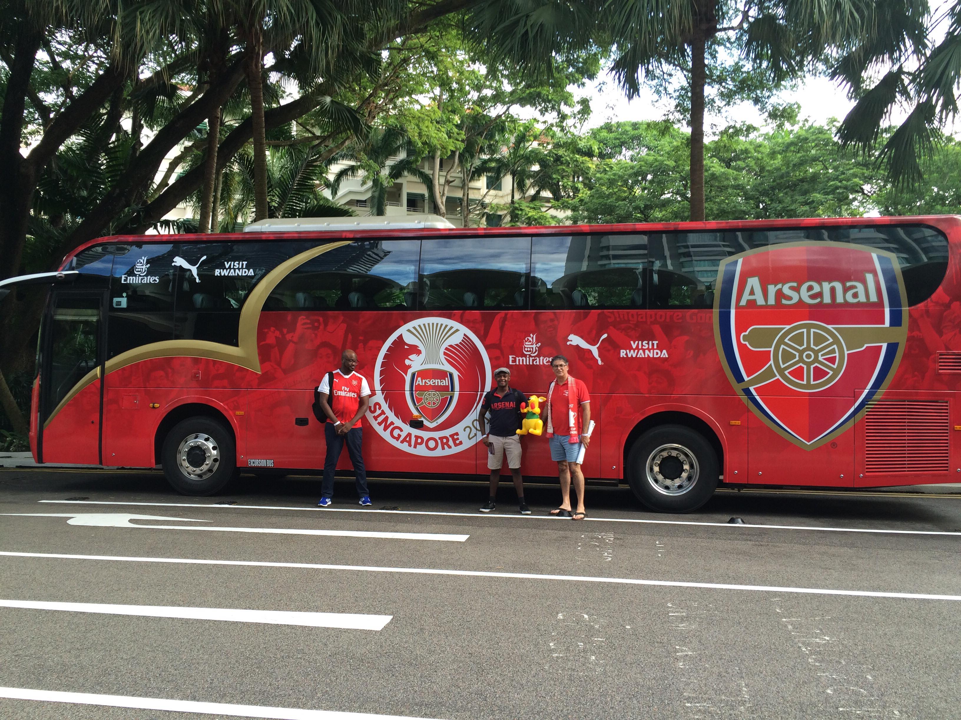 arsenal tour bus